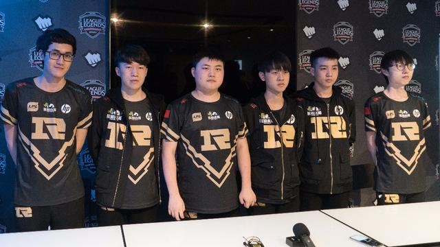 全队的单打 全队的单打